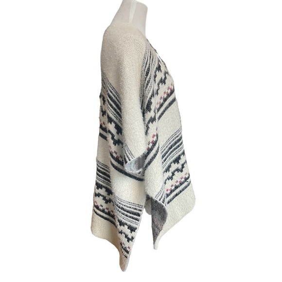 Anthropologie AKEMI + KIN Aztec Shrug Cardigan Poncho Sweater Eyelash Knit O/S - Picture 3 of 13